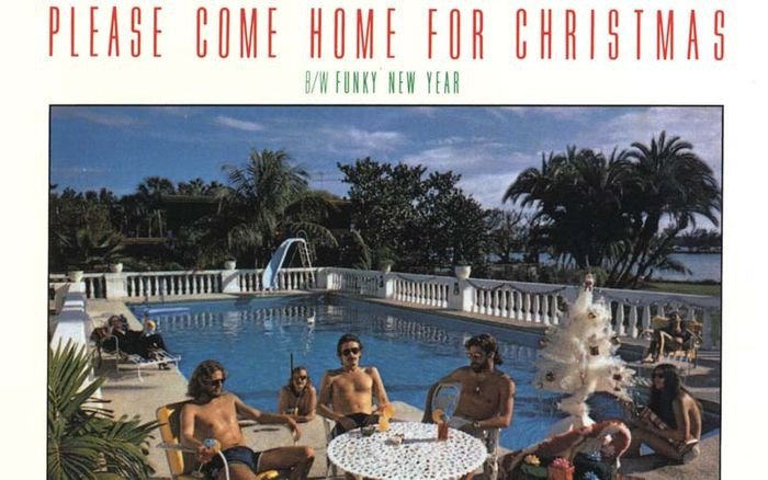 Ban nhạc Eagles trình diễn Funky New Year, một bài hát chúc mừng năm mới bằng tiếng Anh mang phong cách rock sôi động.