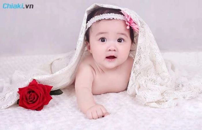 Các tên tiếng Anh dễ thương liên quan đến màu sắc và đá quý cho bé gái