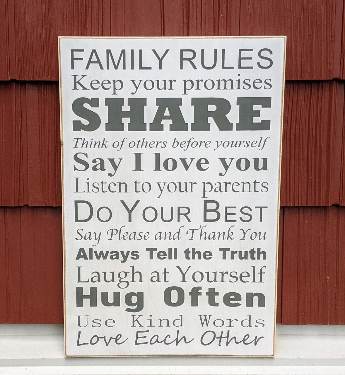 Các thành viên gia đình chia sẻ công việc nhà