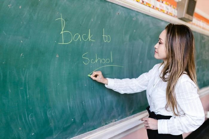 Cô giáo - Người thầy tận tâm