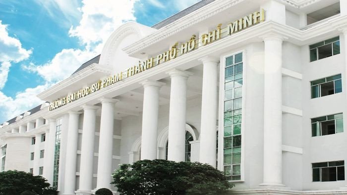 Cổng trường đại học đào tạo ngành Sư phạm Tiếng Anh tại TP.HCM