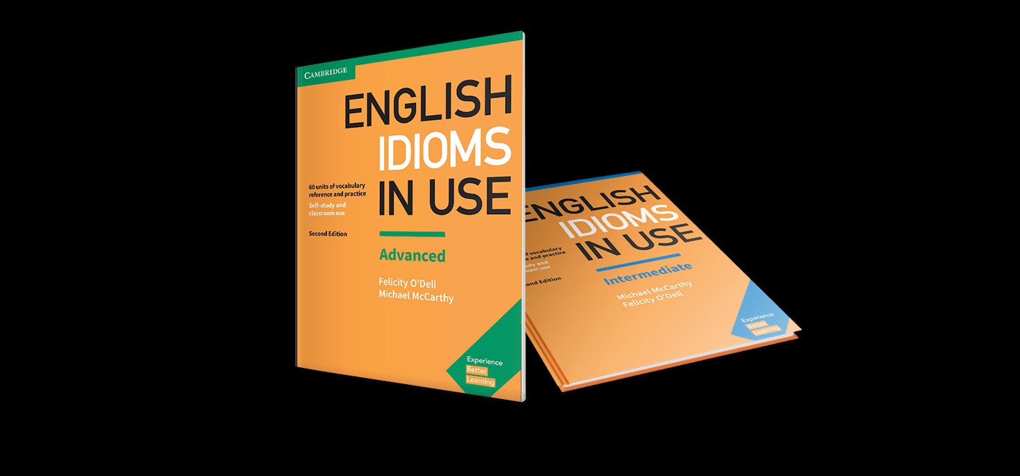 Cuốn sách English Idioms in Use của Cambridge University Press, hướng dẫn sử dụng các cụm từ tiếng Anh thông dụng.