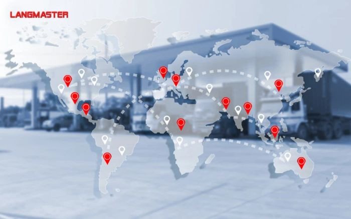 Hình ảnh mô tả hoạt động vận tải container trên biển, minh họa thuật ngữ tiếng Anh trong logistics và vận tải quốc tế