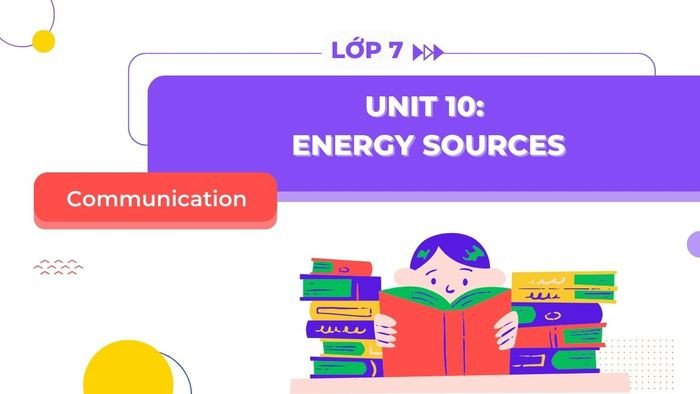 Học sinh thảo luận về các loại năng lượng trong Unit 10 Tiếng Anh 7 Global Success