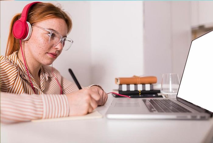 Học tiếng Anh miễn phí với 100 English