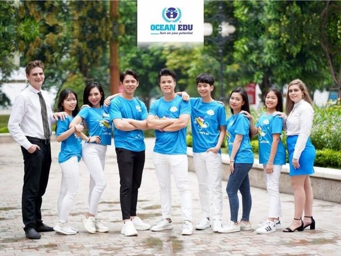 Học viên đang luyện nói tiếng Anh tự tin