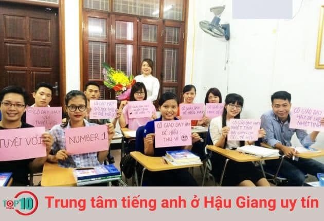 Học viên tại Trung tâm ngoại ngữ Bách Việt Hậu Giang trong giờ học