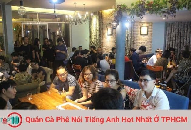 Khách hàng giao lưu tiếng Anh tại LU Cupffee