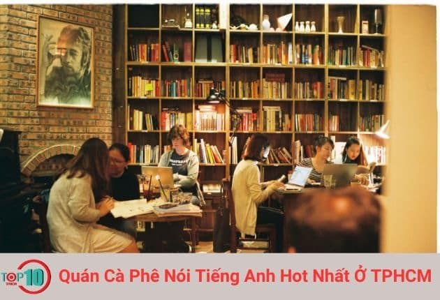 Không gian đọc sách và luyện tiếng Anh tại Book Coffee