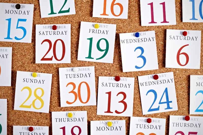 Lịch hiển thị một ngày cụ thể, minh họa khái niệm date trong tiếng Anh