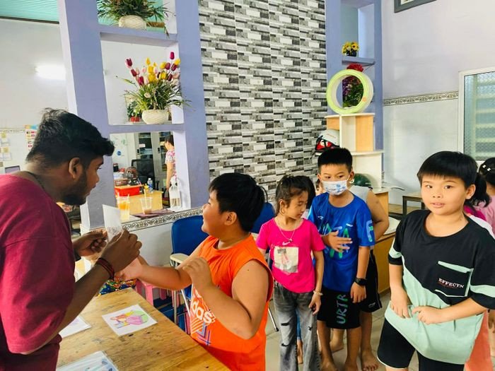 Lớp học tiếng Anh sôi động tại Trung tâm ngoại ngữ KAN Củ Chi