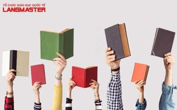 Lựa chọn tài liệu học tiếng Anh giao tiếp phù hợp với người đi làm