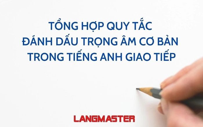 Người học tiếng Anh đang luyện phát âm và nắm vững trọng âm từ vựng