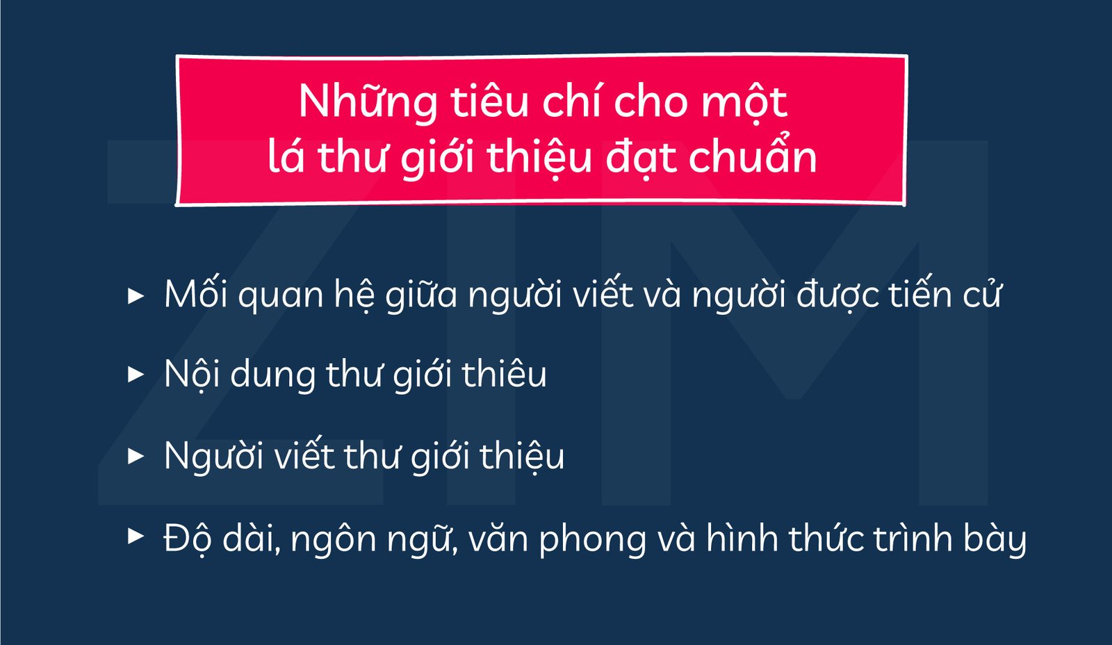 Người phụ nữ trẻ đang viết thư giới thiệu tiếng Anh trên máy tính, minh họa tiêu chí viết LOR đạt chuẩn