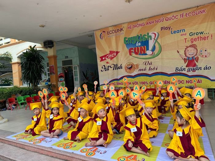 Phòng học hiện đại hỗ trợ học tiếng Anh