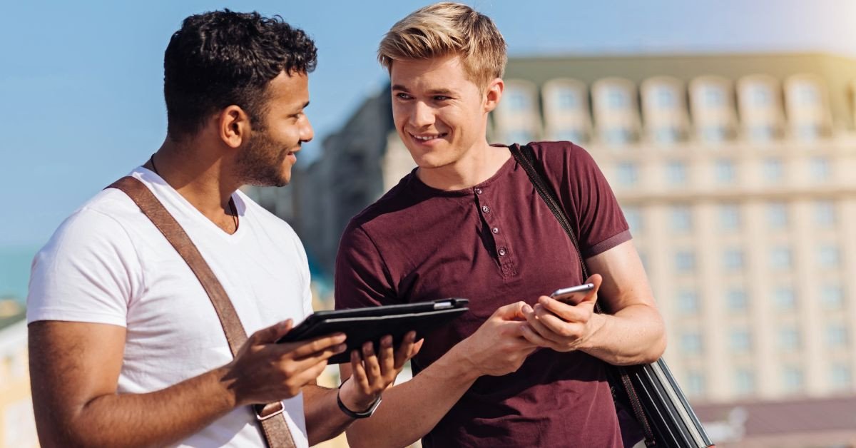 Thực hành giao tiếp tiếng Anh qua các mẫu câu thông dụng với người bản xứ