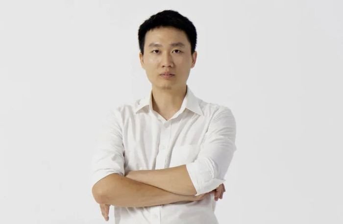 Người cha AlexD Music Insight và con gái Annie học tiếng Anh