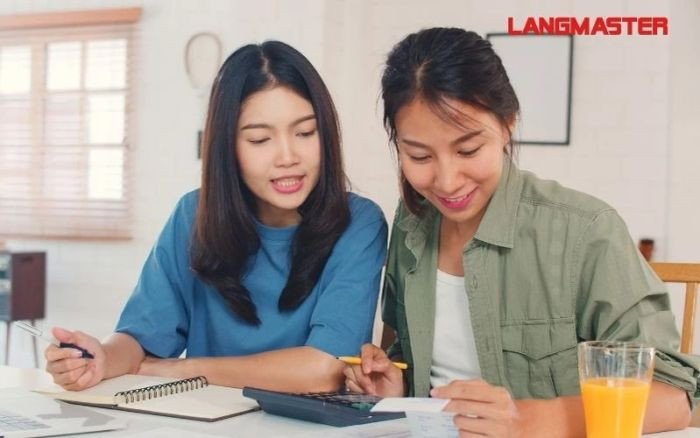So sánh chi tiết khẩu hình miệng và vị trí lưỡi khi phát âm /u:/ và /ʊ/